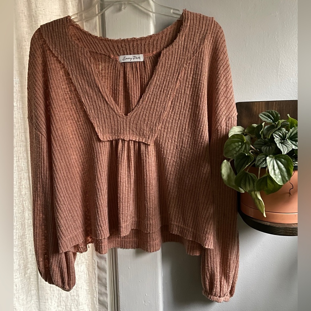 🌸 v-neck Long-Sleeve Blouse